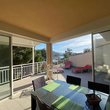 Apartament Nielluciu, Appartement T4 6 Mersonnes 50M De La Plage *